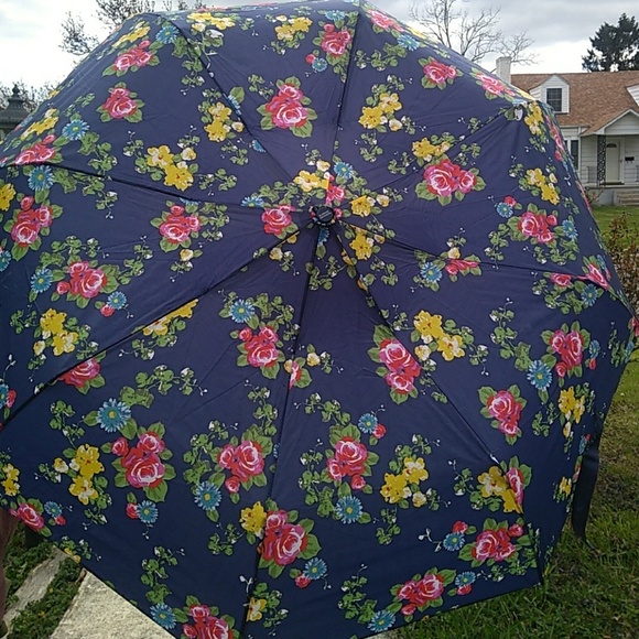 Feminine Floral Umbrella - Picture 6 of 8
